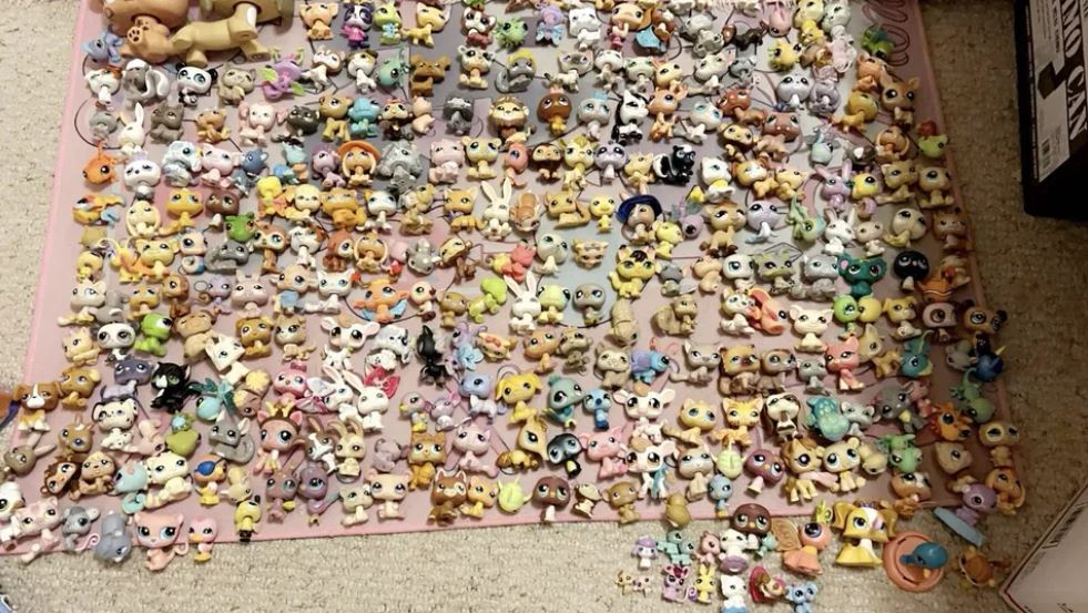 Huge LPS lot RARE - Over 400 Authentic pets