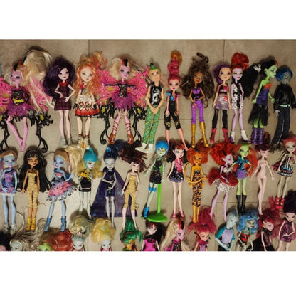 Massive Lot of 100+ Monster High Dolls & Accessories – All for One Price!